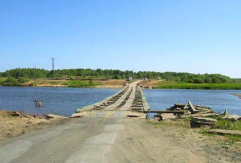 Понтонный мост через Сысолу на Яснэг