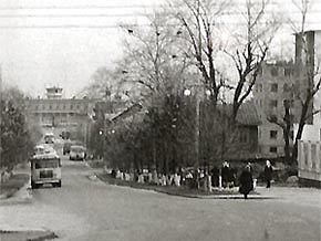 Сыктывкар,  ул. Советская (дорога идет к аэровокзалу). 1976 г. 
