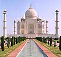 Taj Mahal in Agra, India, 2005. Larger image: 60K